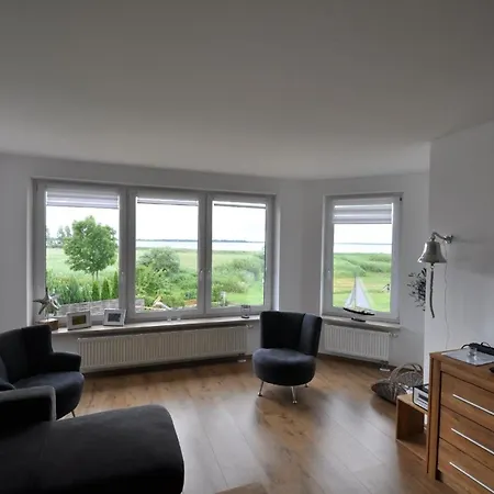 Mit Blick Aufs Wasser Auf 2 Etagen Apartman