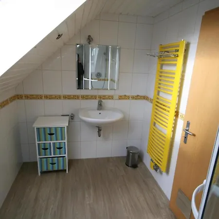 Mit Blick Aufs Wasser Auf 2 Etagen Apartman Lütow