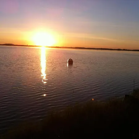 Mit Blick Aufs Wasser Auf 2 Etagen Apartman